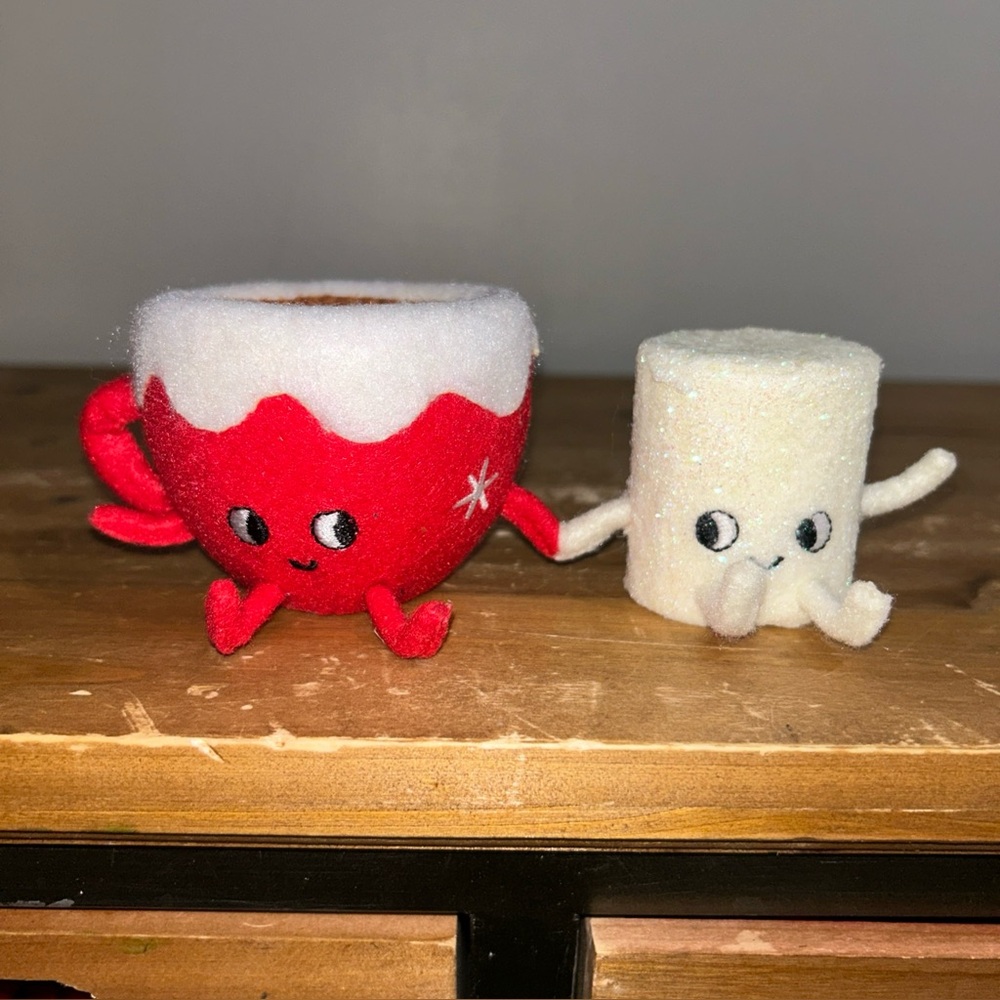 Target Wondershop 2023 Hot Cocoa Mug & Marshmallow Christmas Décor Set Felt